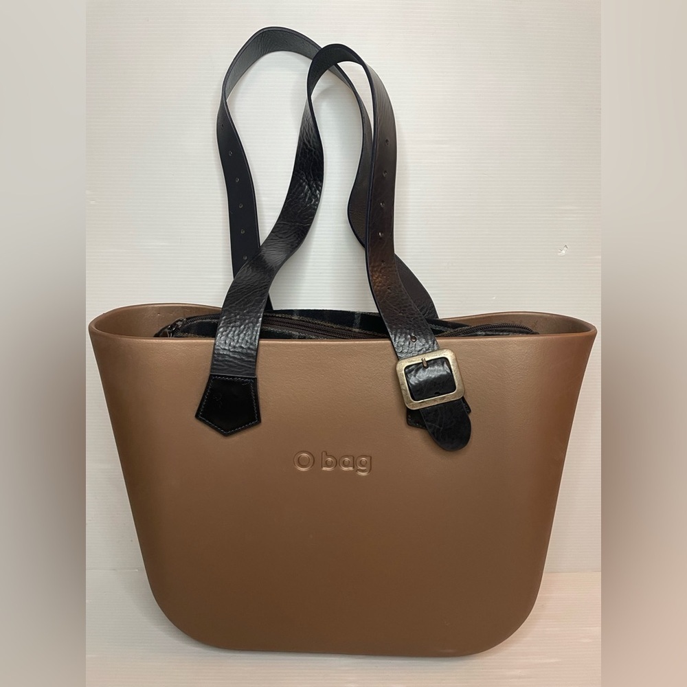 O Bag Italy Tan With Black Leather Straps Plaid Felt Liner Large Tote Bag